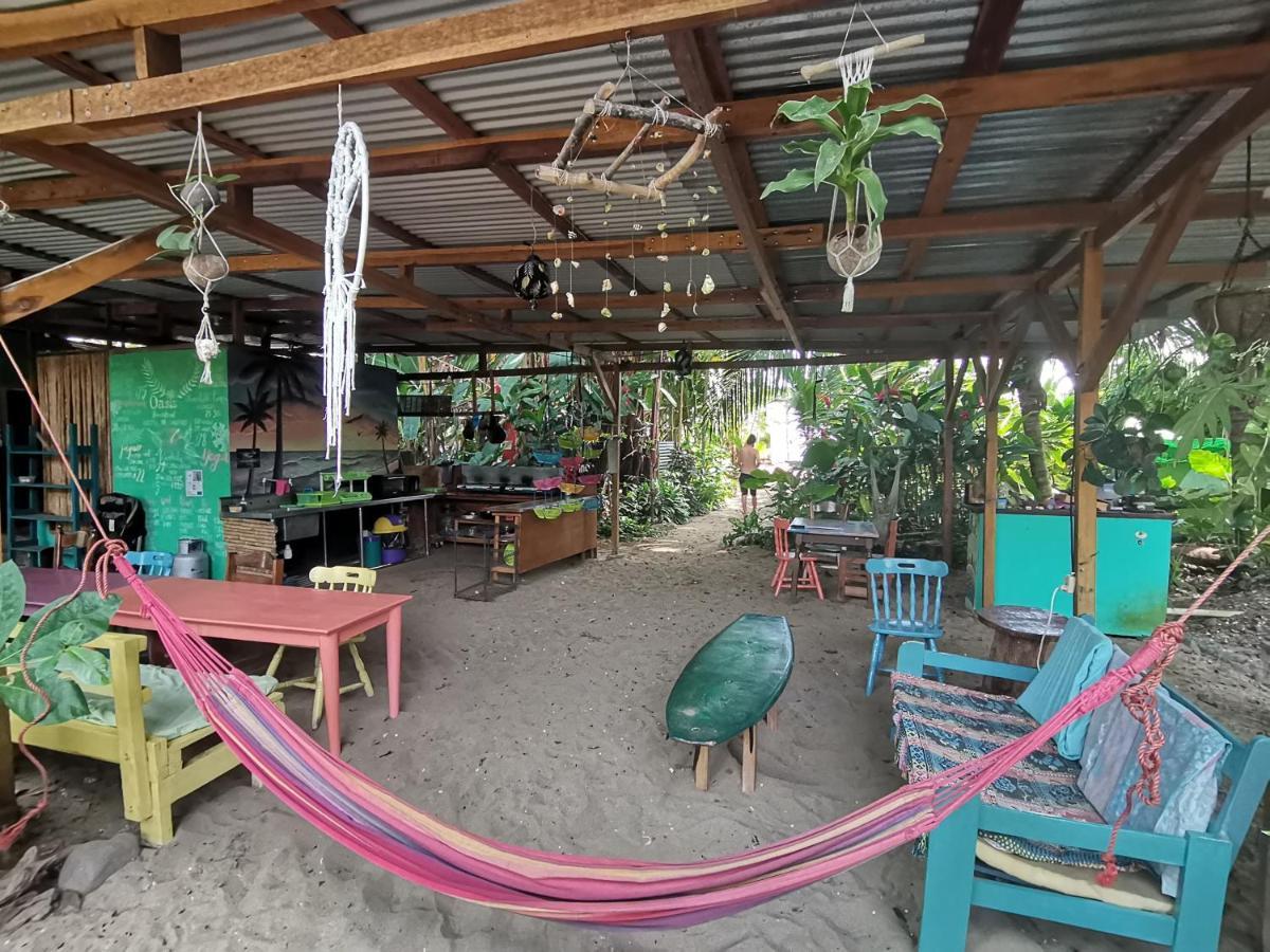 Oasis Beachfront Hostel Puerto Limon Luaran gambar