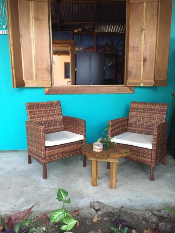 Oasis Beachfront Hostel Puerto Limon Luaran gambar